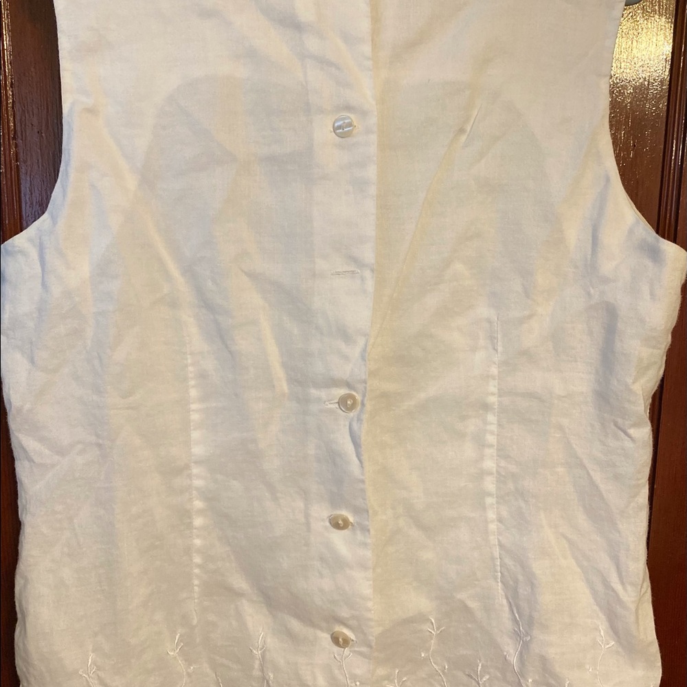 back button closure blouse - Picture 4 of 7
